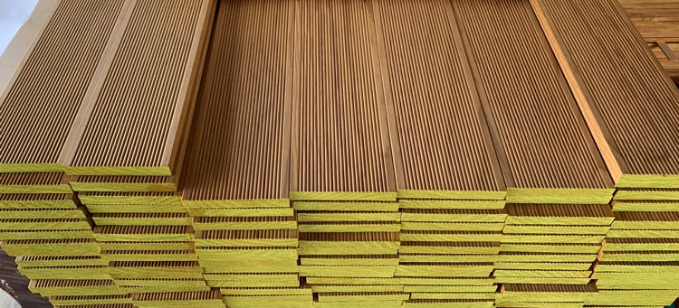 Lignia decking